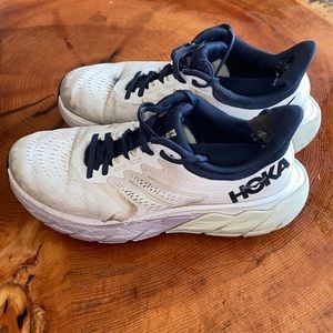 Womens Hoka Arahi 5 size 8.5